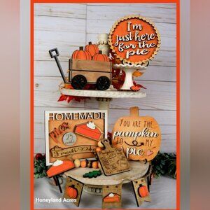 6 PIECE PUMPKIN PIE TIERED TRAY PLAQUES & GARLANDS
